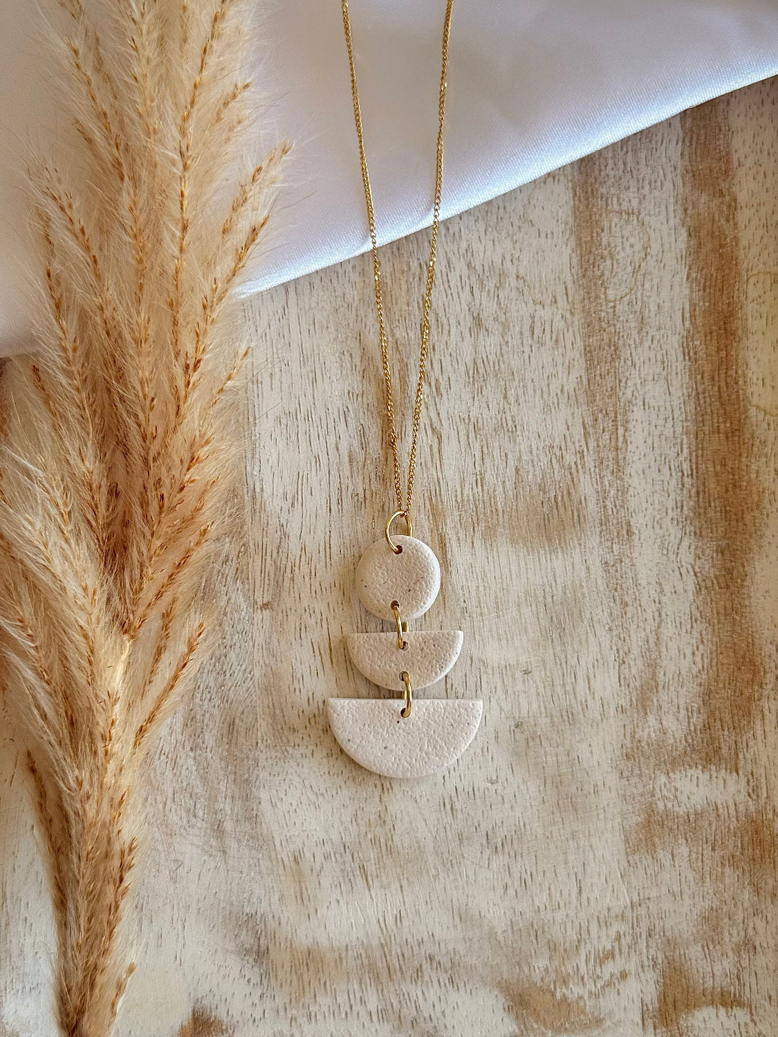 Modern Cream