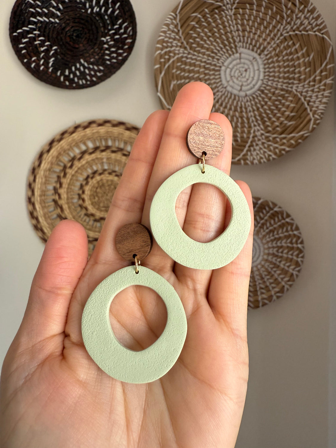 Ruth (multiple colors)